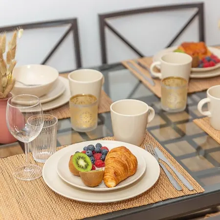 La Gare, Disneyland Paris Terrasse Parking Gratuit * Bussy-Saint-Georges